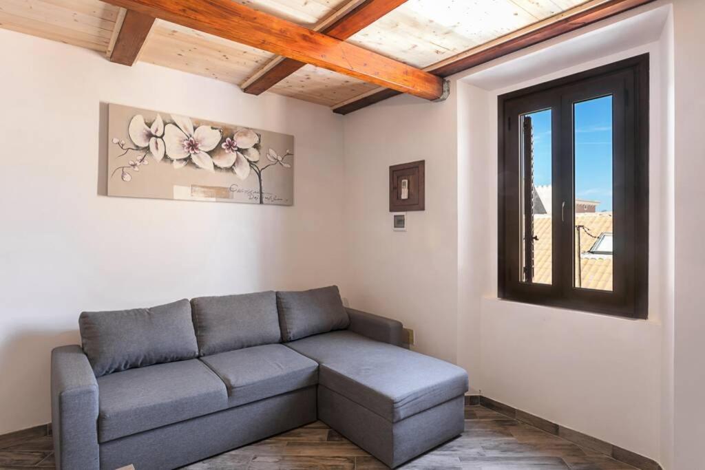 Roman Ruins - Elegant Apartment Олбия Екстериор снимка