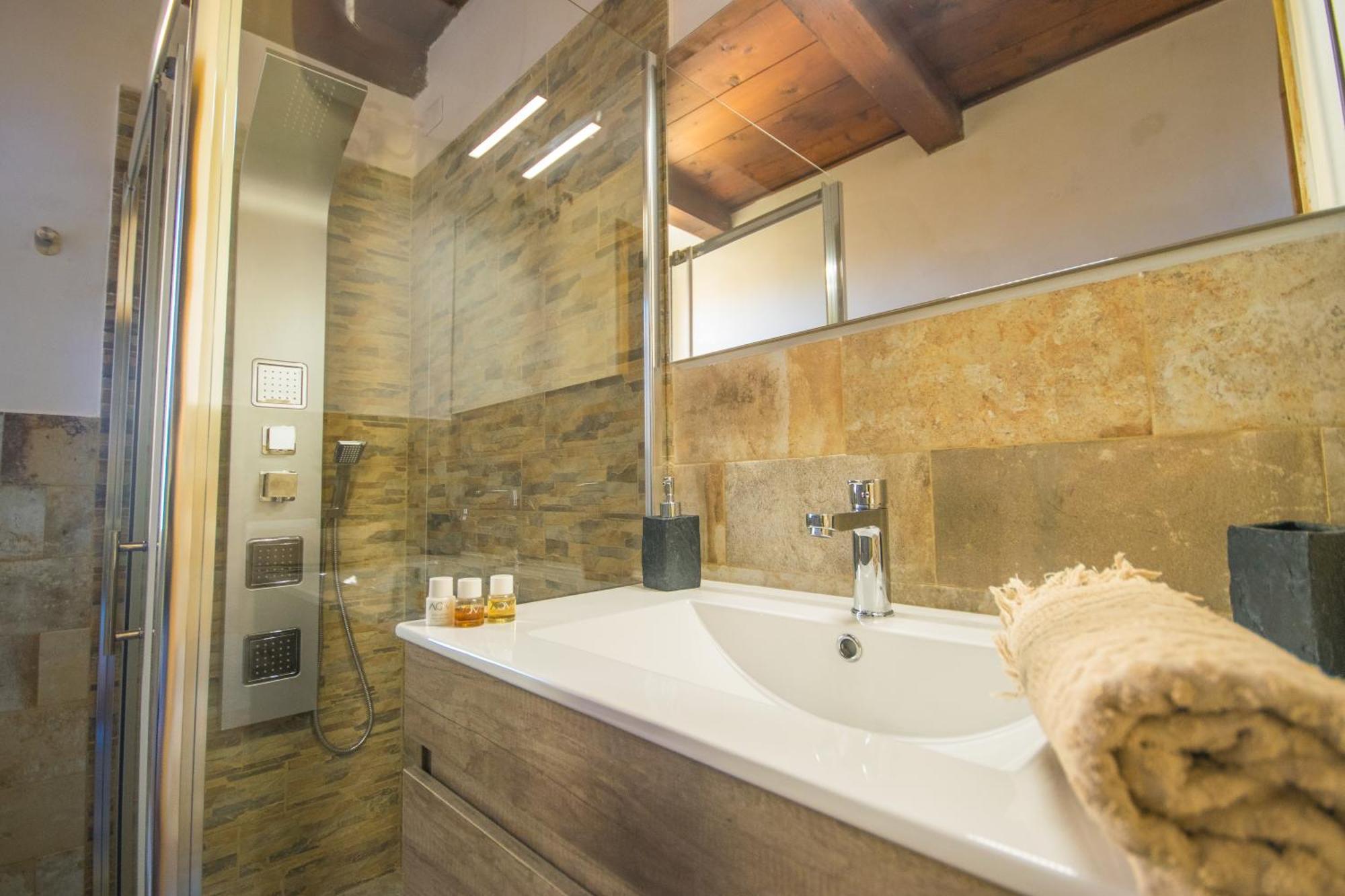 Roman Ruins - Elegant Apartment Олбия Екстериор снимка